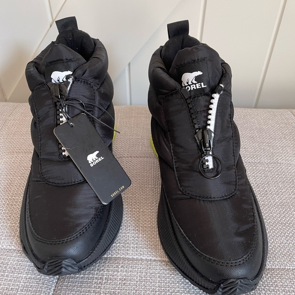 Sorel waterproof booties black white - Picture 2 of 8